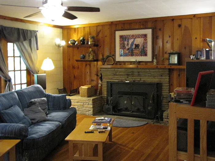 2907 Elgin St — Photo 3