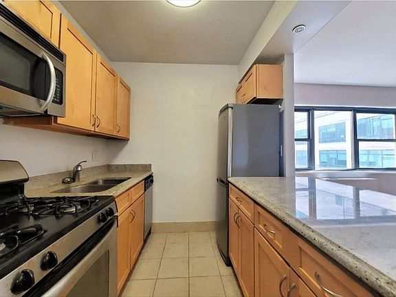 2nd image of 305 E 47th St #17N