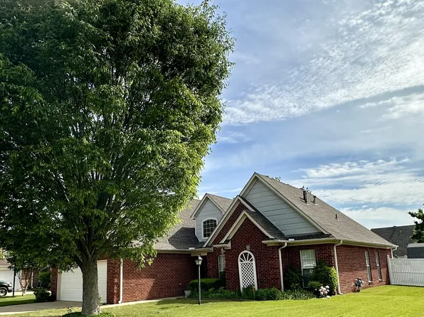 5788 Carter Dr, Southaven, MS 38672