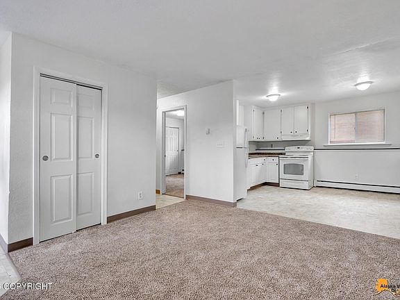4th image of 525 E 14th Ave