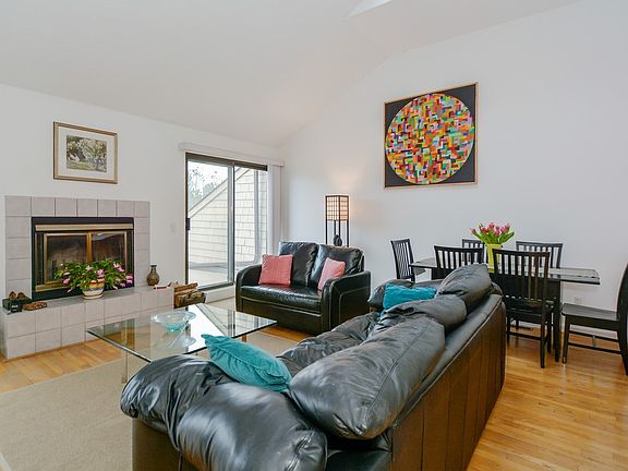 4th image of 52 Fairway Pl