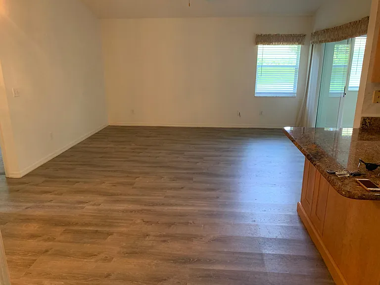 138 Barrington Dr — Photo 9