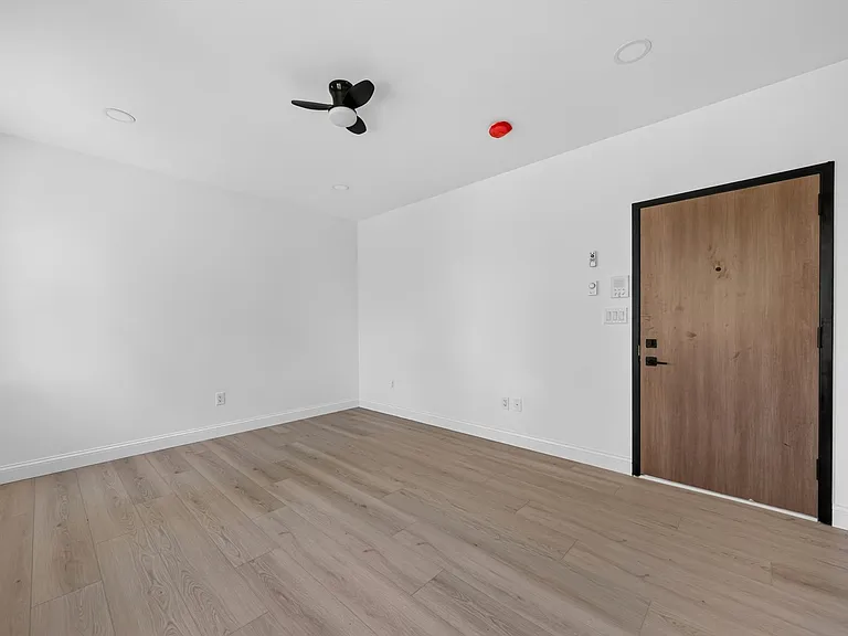 1140 Ashland St #D — Photo 7