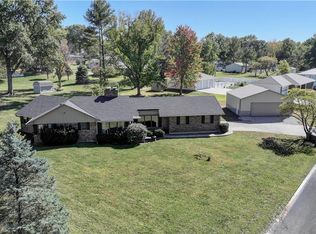 303 Cummings Dr, Gower, MO 64454