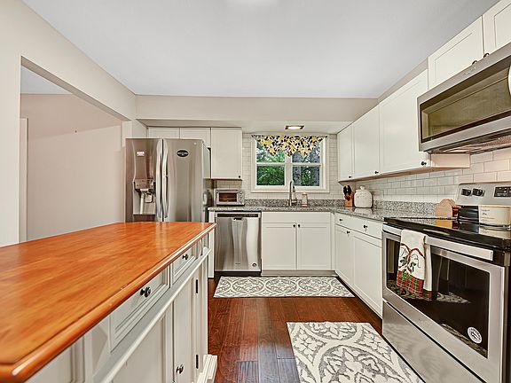 2nd image of 7801 Jefferson Oaks Dr