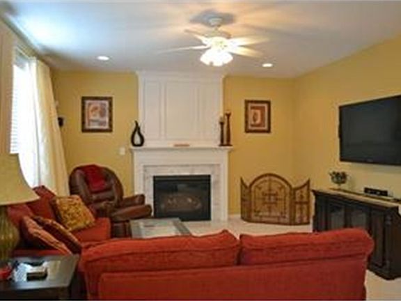 5th image of 21 Hummingbird Ln