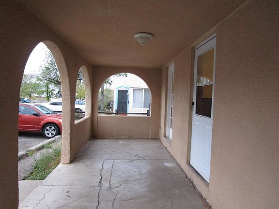 2nd image of 1511 Gold Ave SE APT A