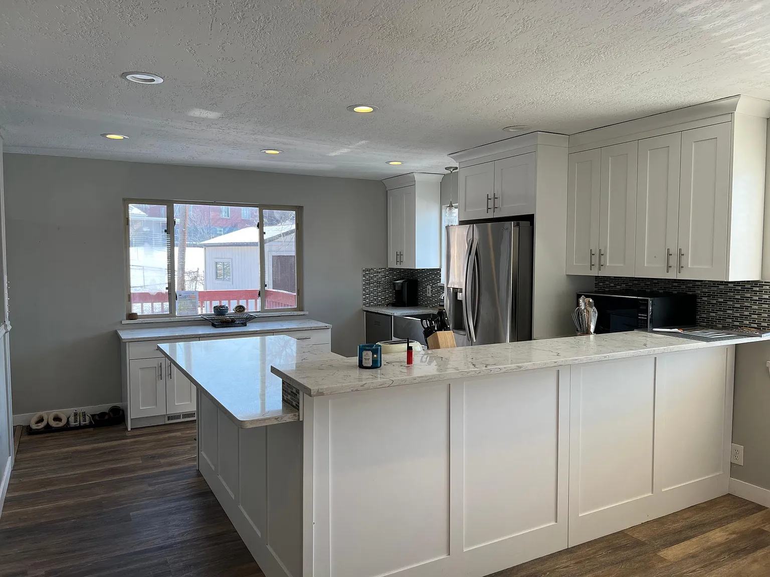 4 bed, 2.5 bath, 2400 sqft, $2,600 — Photo 3