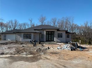 7260 NW Pampas Ln, Parkville, MO 64152