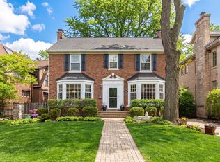 831 S Prospect Ave, Park Ridge, IL 60068