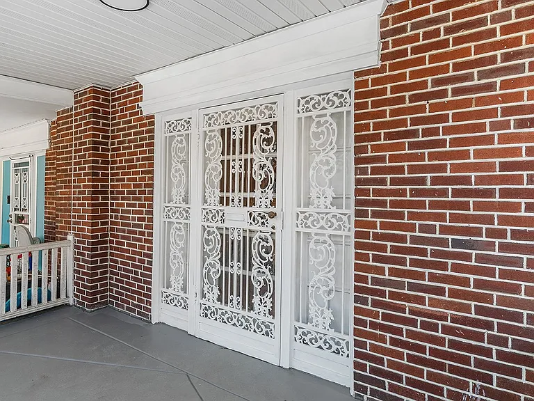 5748 Dunlap St — Photo 3