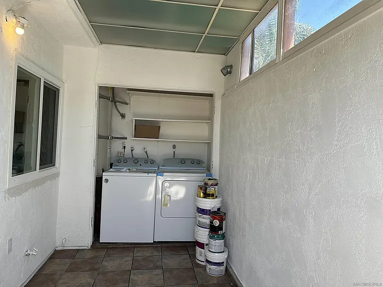 1450 Melrose Ave #103 — Photo 16