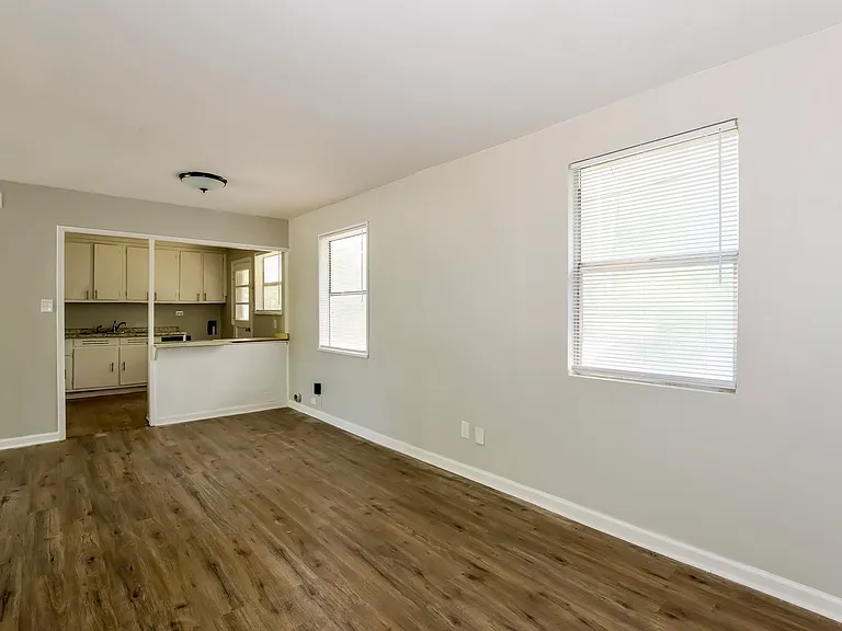 770 Vincent Ave NE — Photo 1