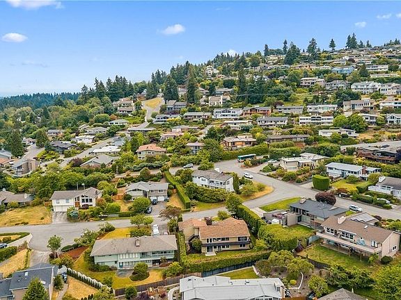 3rd image of 4241 135th Ave SE