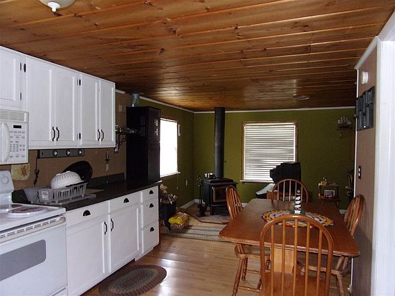 5th image of 10427 Oakwood Dr