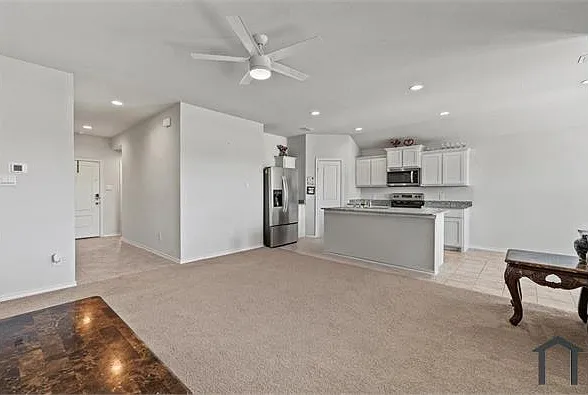 3041 Manu St — Photo 5