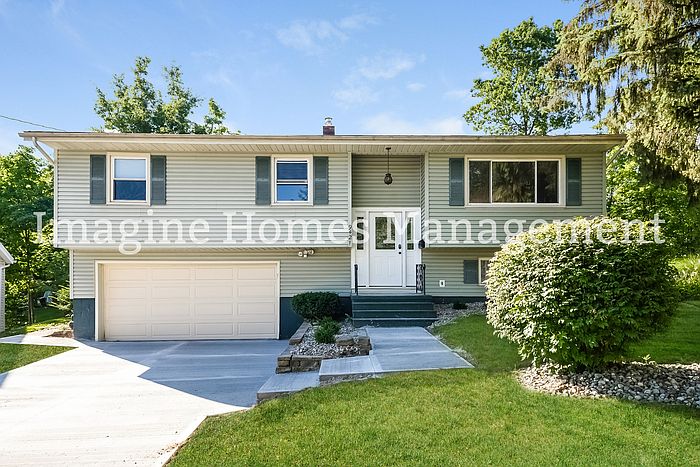 1st image of 9421 Fairfield Dr