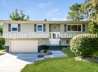 9421 Fairfield Dr, Twinsburg, OH 44087