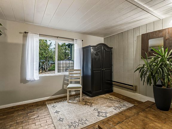 4th image of 6 Oak Pl