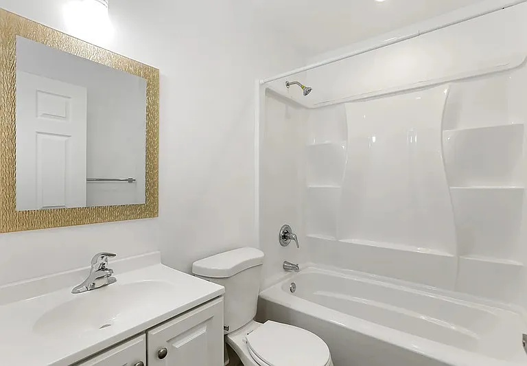 420 N Batavia St — Photo 13