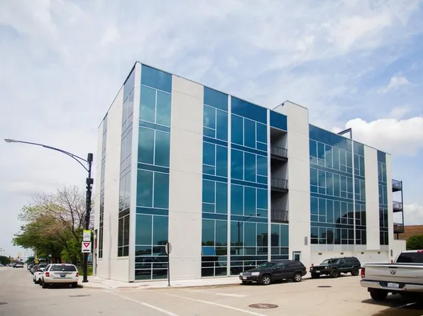 500 W Division St Unit 2, Chicago, IL 60610