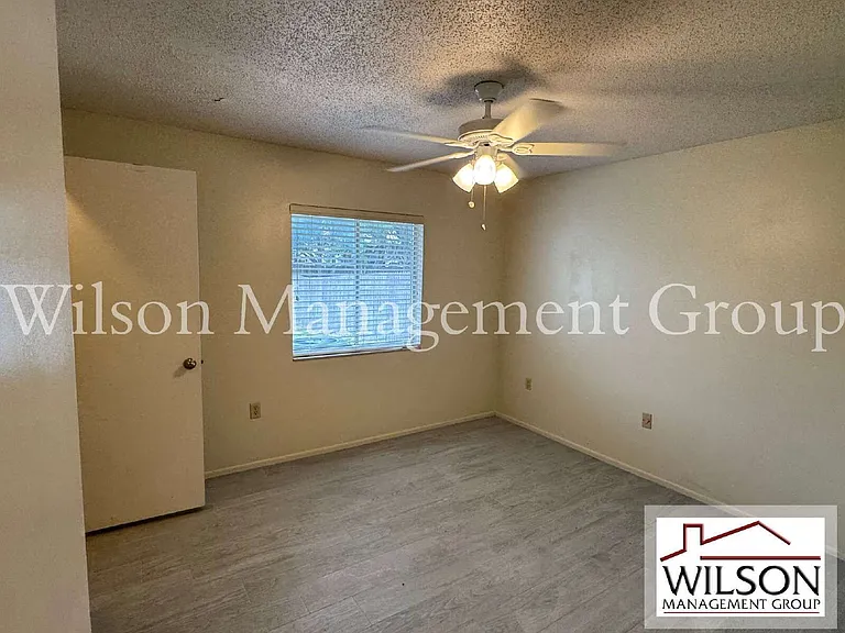 10041 Massey St — Photo 15