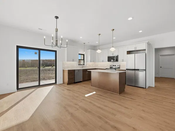 10653 Marty View Cir, Kimball, MN 55353