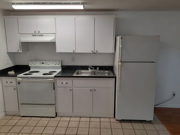 4th image of 1839 Hacienda Way #C