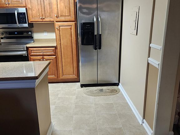 4th image of 2749 Sullins St #A101