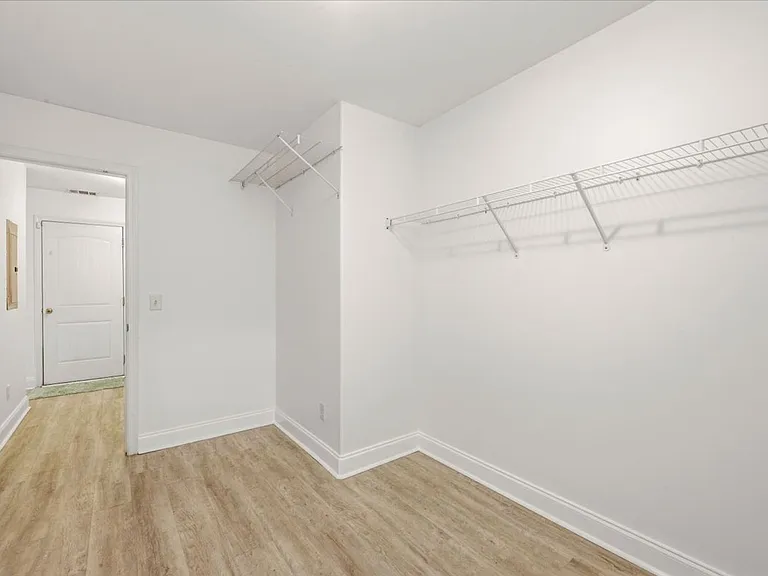 102 Old Mill Rd — Photo 34