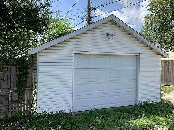 3rd image of 1156 Covert Ave