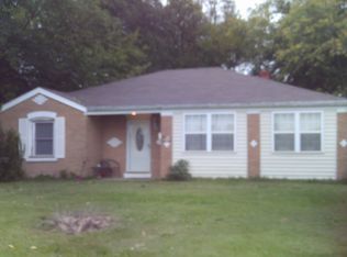 813 E Chain Of Rocks Rd, Granite City, IL 62040