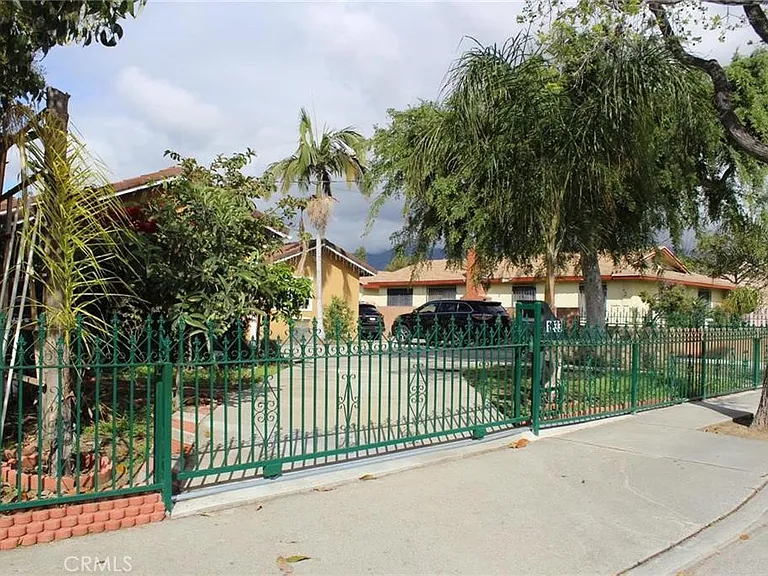 1233 S California Ave — Photo 2