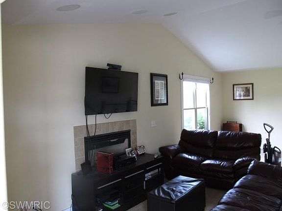 2nd image of 5613 Sandalwood Ct