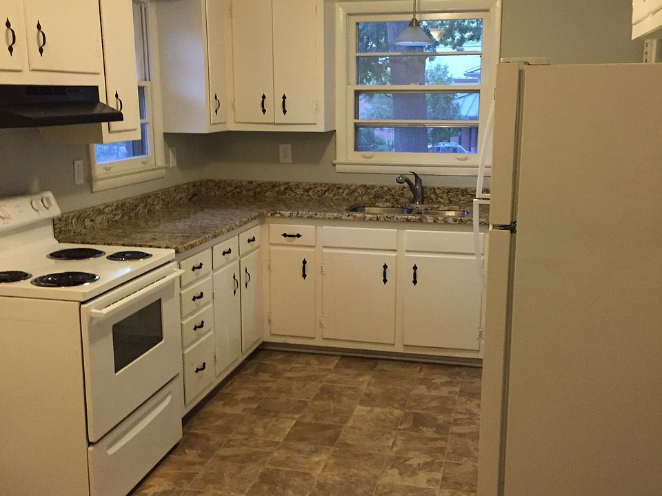 Updated kitchen with new appliances