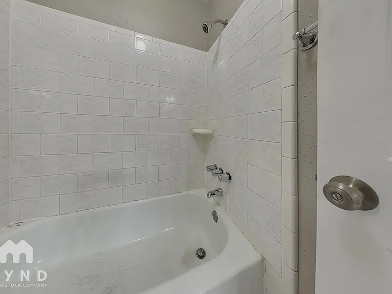 3218 Sedgeborough Cir — Photo 19