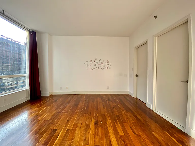 214 N 11th St #5U — Photo 8