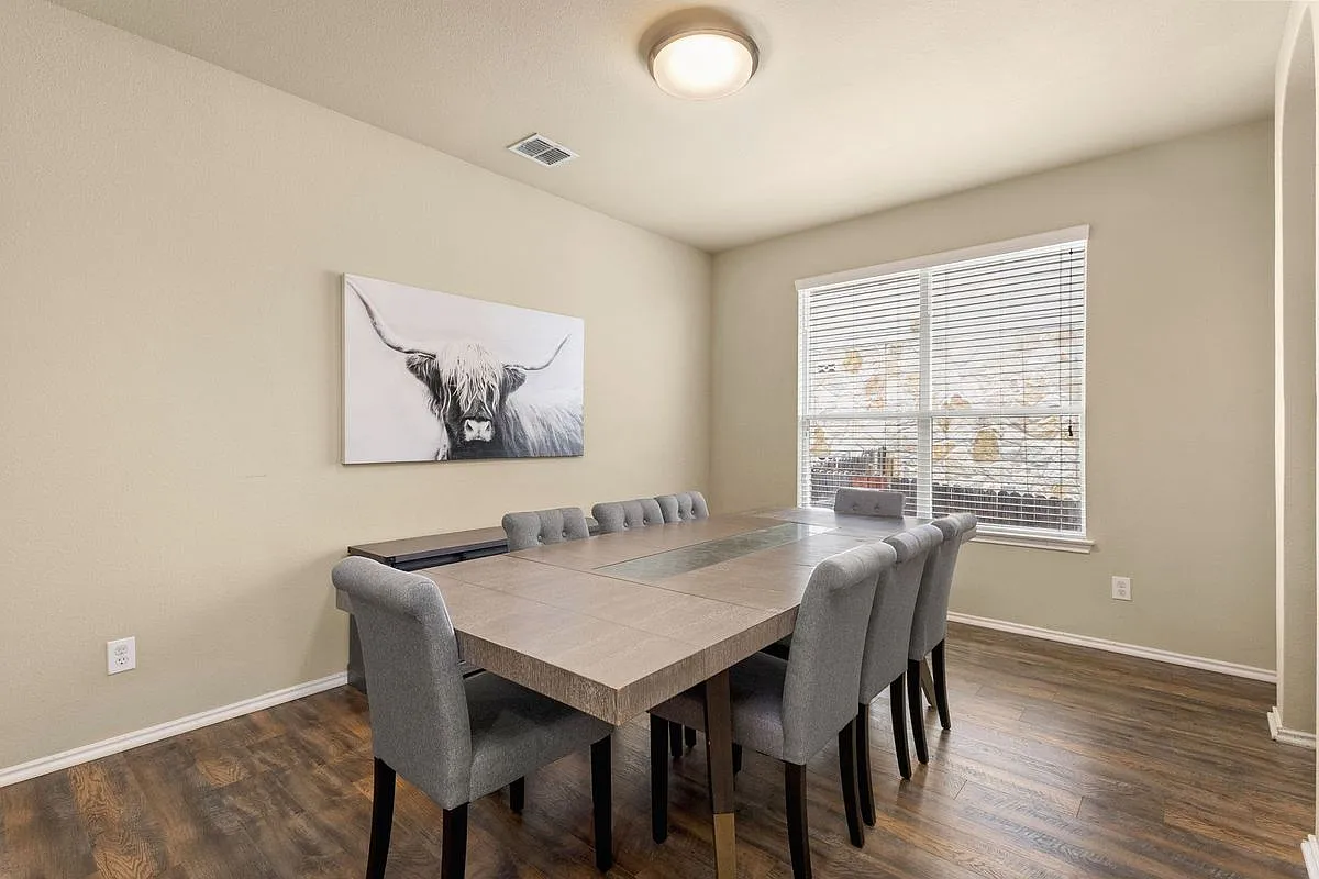 4 bed, 3.5 bath, 3289 sqft, $2,750 — Photo 3