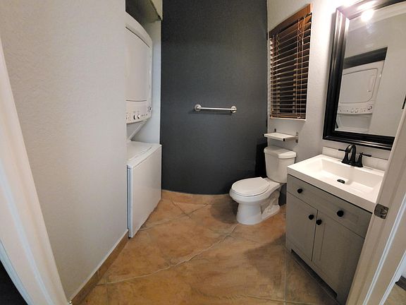 1/2 bathroom downstairs, by entryway