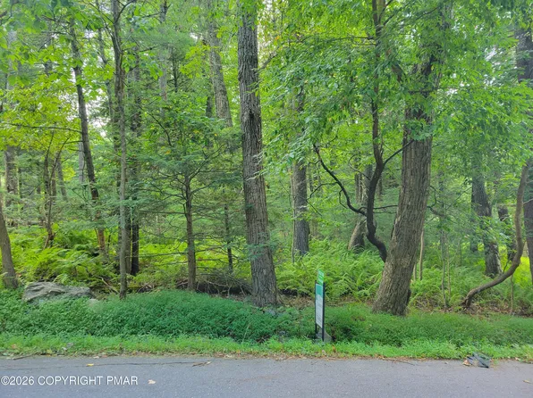 316 Sherwood Forest Rd, Saylorsburg, PA 18353