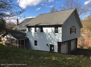 8 Horseshoe Dr, Honesdale, PA 18431