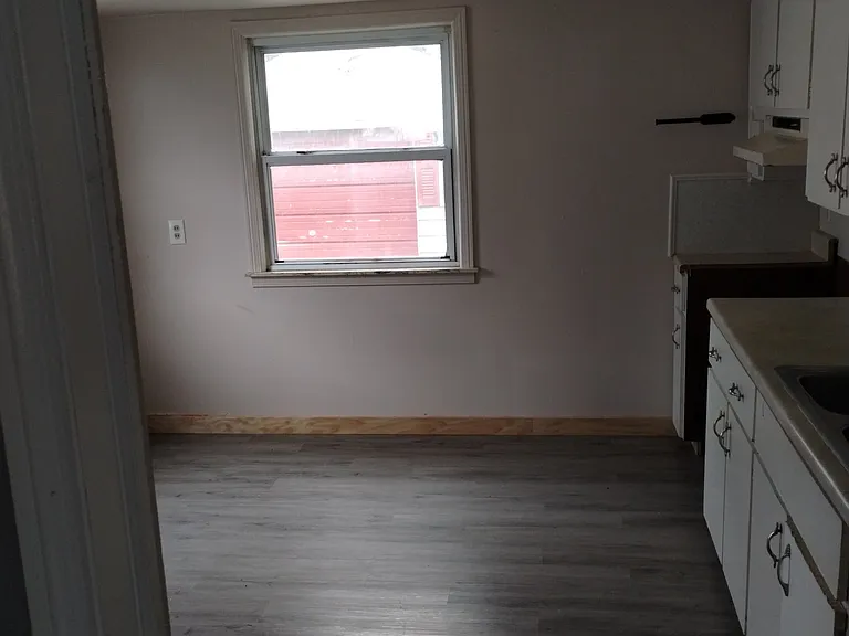 2422 Kentucky Ave — Photo 5