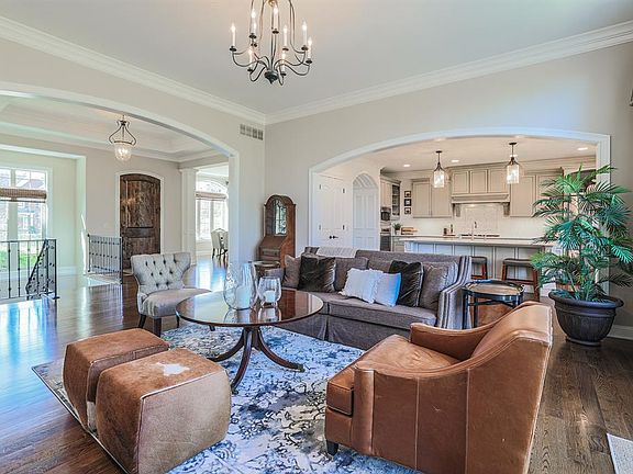 5th image of 9274 Johnston Ln