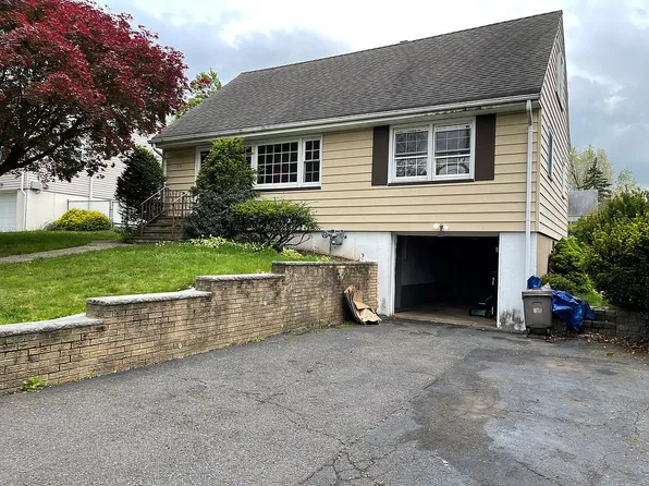 23 Holly St, Clifton, NJ 07013
