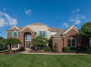 3896 Deer Springs Dr, Rochester, MI 48306