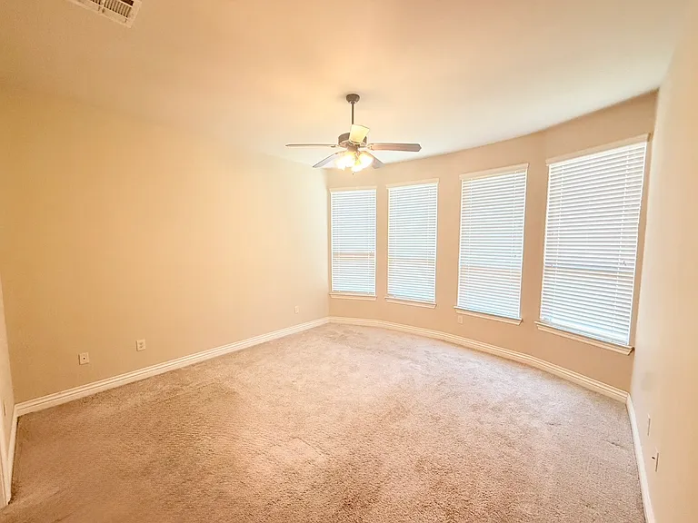 2413 NW 159th Ter — Photo 18