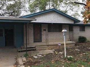 4200 Arrowwood Dr, Fort Worth, TX 76115