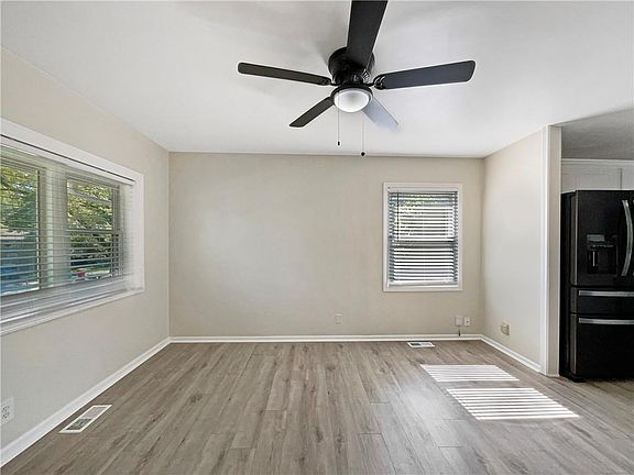 4th image of 18107 E 16th Ter N