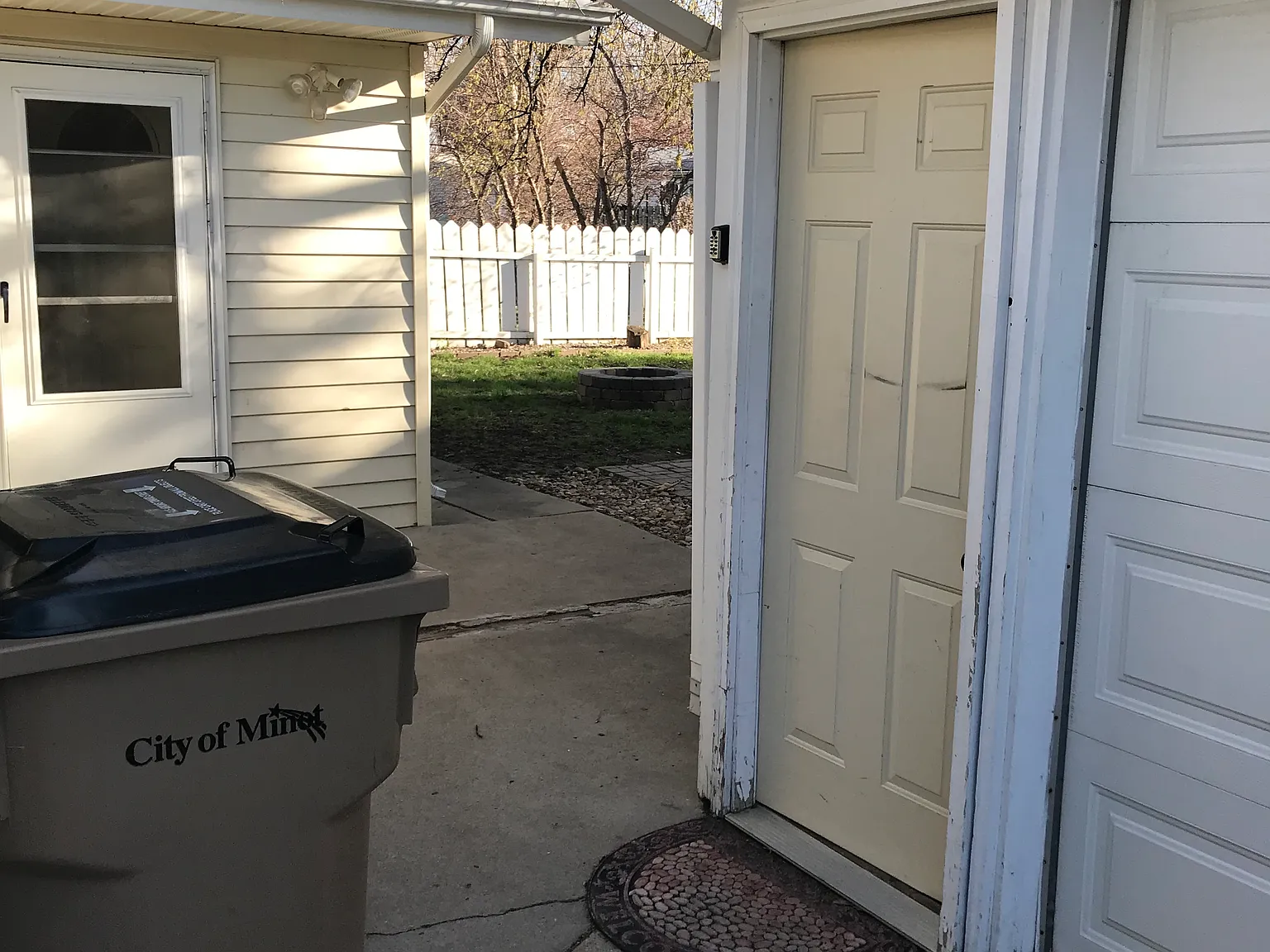 5 bed, 2174 sqft, $2,500 — Photo 3