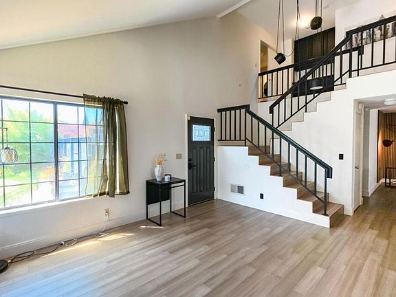 4th image of 32811 Palmdale Ct